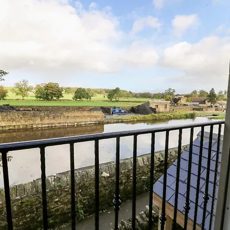 Lock View * Skipton