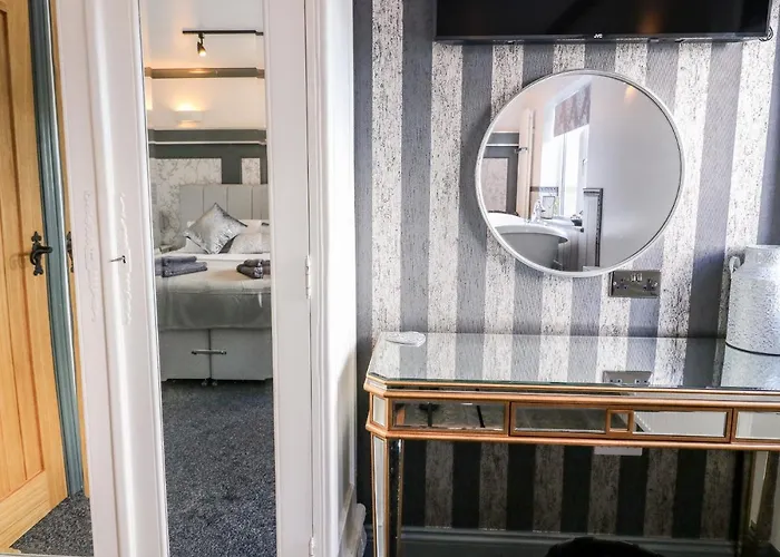 Lock View - Nordic Skipton